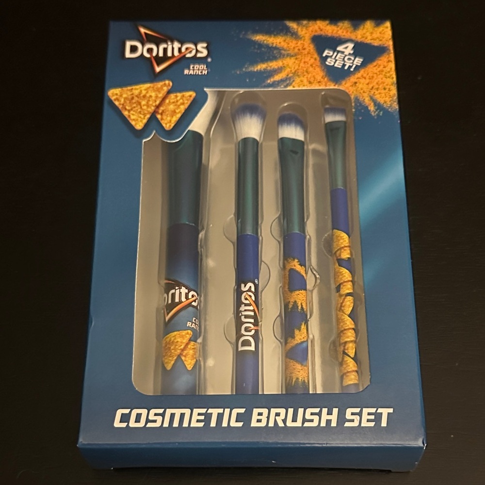 Doritos Cosmetic Brush Set in Blue and Yellow